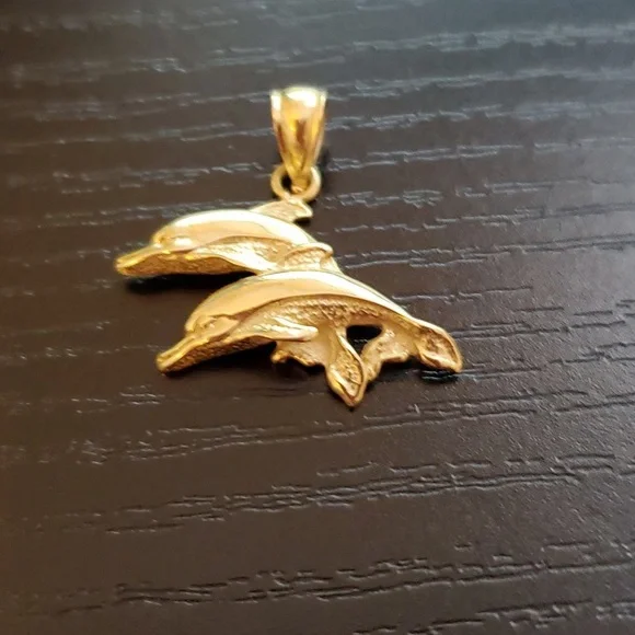 14K gold pair of dolphins pendant. - Picture 3 of 3